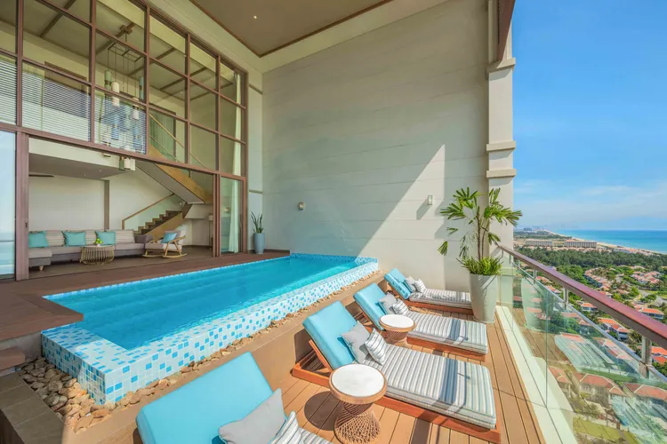 位於主建築的「空中泳池」套房全館僅29間。業者提供