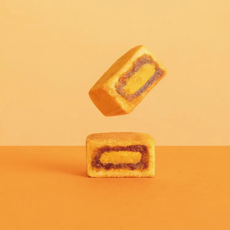 口感技法升級蛋糕鳳凰酥，蛋糕質地外皮包裹鳳梨餡與新鮮鹹蛋黃，口感鬆柔輕盈。煙波國際觀光集團提供