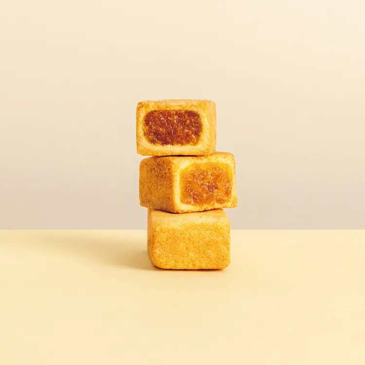 壓軸精品夏雪芒果酥選用「芒果界LV」台灣夏雪品種製成果醬，搭配愛文果乾為老饕最愛，榮獲2025年Monde特級金獎。煙波國際觀光集團提供