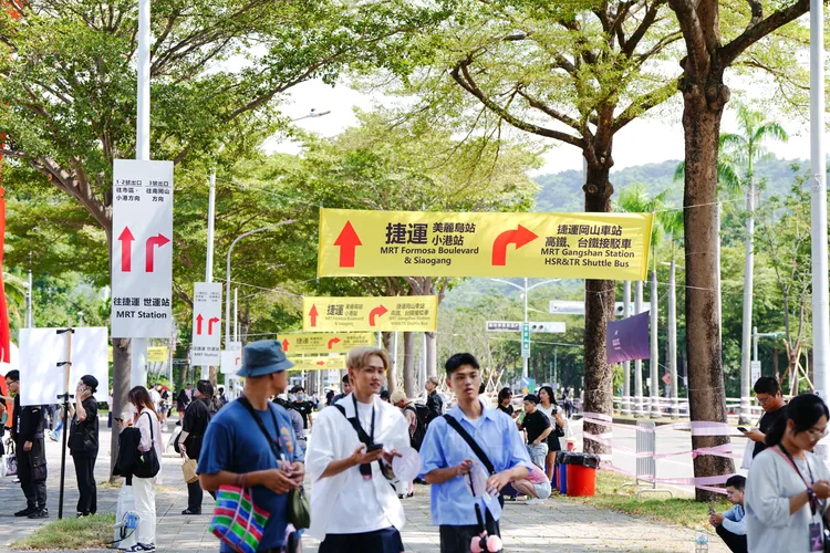 BLACKPINK於高雄世運主場館舉辦演唱會，全日公共運輸運量達33萬人次。翻攝畫面