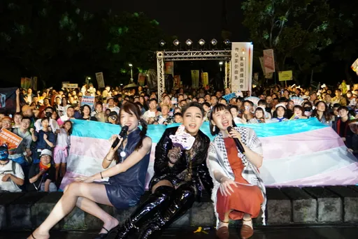 圖輯|同志遊行前爆「反跨性別」爭議!跨性別遊行千人上街喊平權
