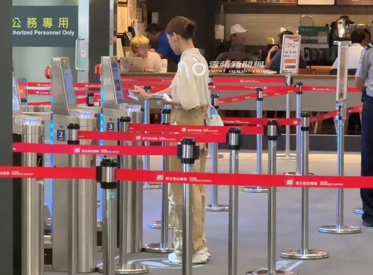 何超蓮準備前往上海。特勤中心攝