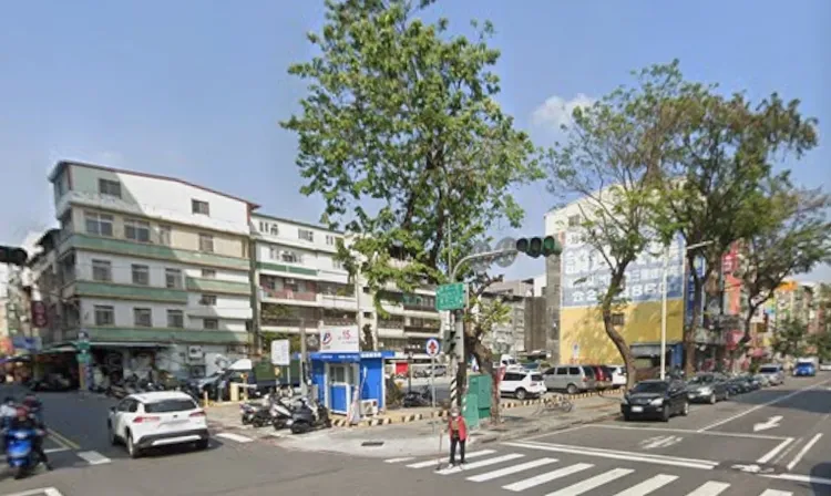 B基地條件佳且有高容積，但面積不到335坪。翻攝google map