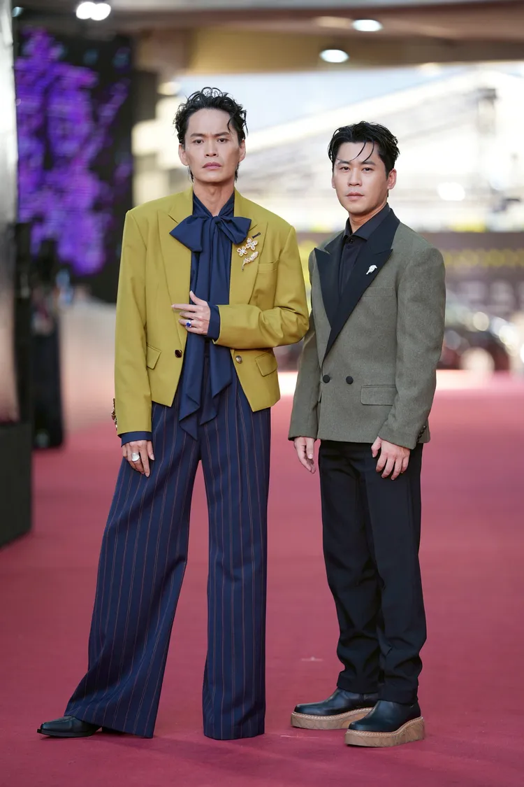 金鐘紅毯主持人黃鐙輝（左）與黃迪揚。攝影中心攝