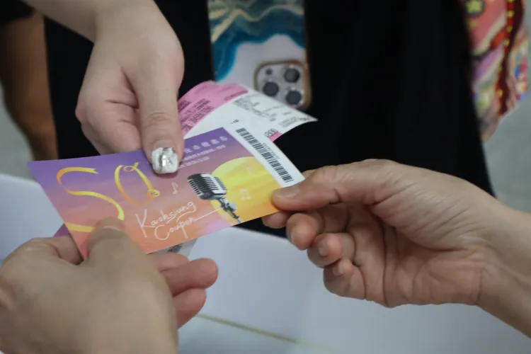 歌迷凡憑2025超犀利趴14門票，即可至指定捷運站點兌換商圈夜市優惠券。民眾提供