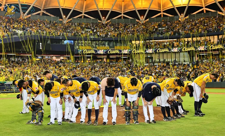 兄弟奪第20座季冠軍。  中信兄弟提供