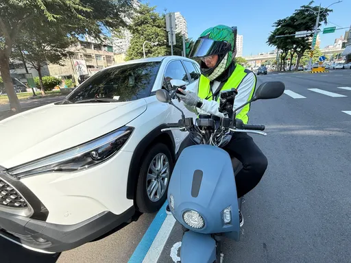 偷換車牌字母規避停車收費 台中最強開單員識破!通報成功拖吊