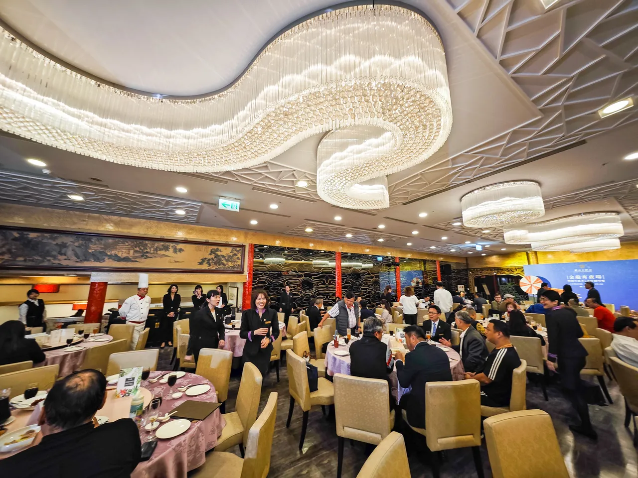 圆山大饭店金龙餐厅。田欣云摄影