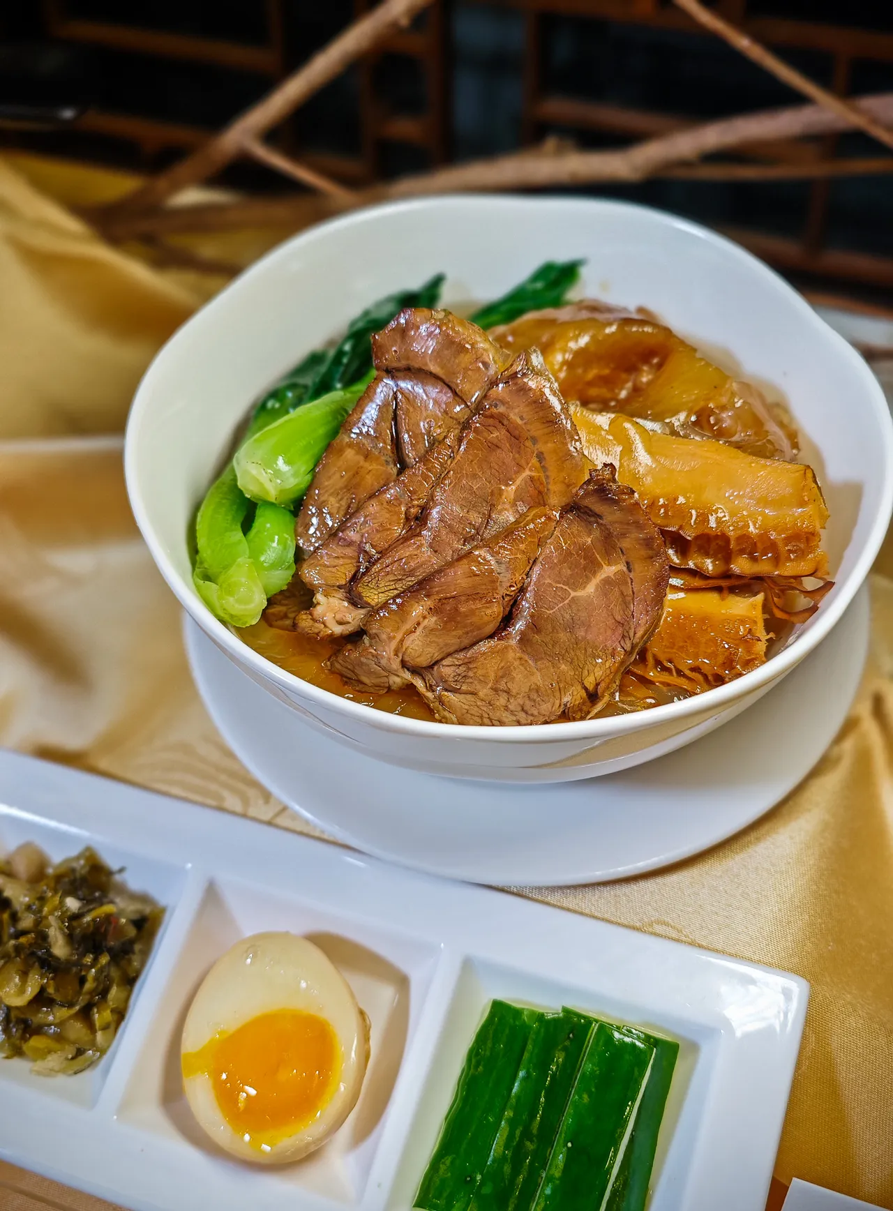 至尊三宝牛肉面。田欣云摄影