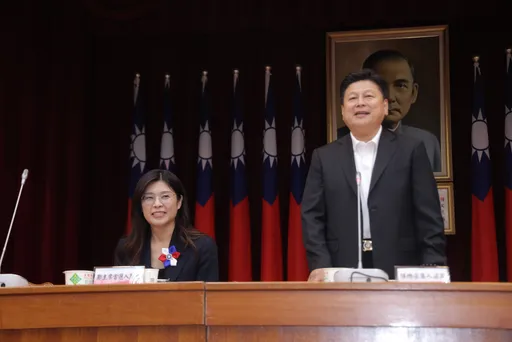 郑丽文当选火速拜会国民党团 傅崐萁:让赖清德失望了