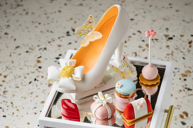 一泊滿食住房專案搭配「滿食護照」，體驗酒店五間餐廳的招牌料理。業者提供