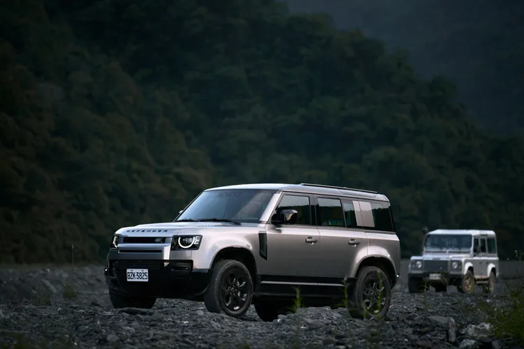 經典車款完成階段性任務，新世代車款接棒上路，這不僅是一場換車的交接，更是文化傳承的象徵。業者提供