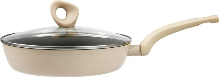 LATTE陶瓷不沾平煎鐵鍋28cm(含蓋)奶茶色。業者提供