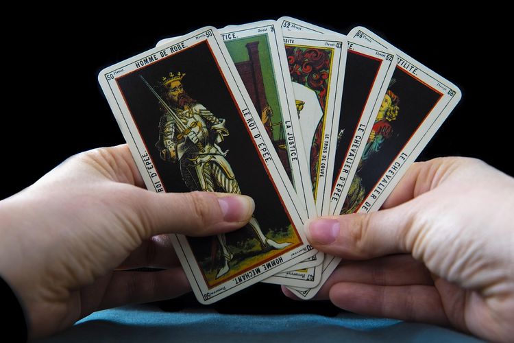 命理師卜陽猝逝　傳聞洩露天機易招災？同行2派爭論