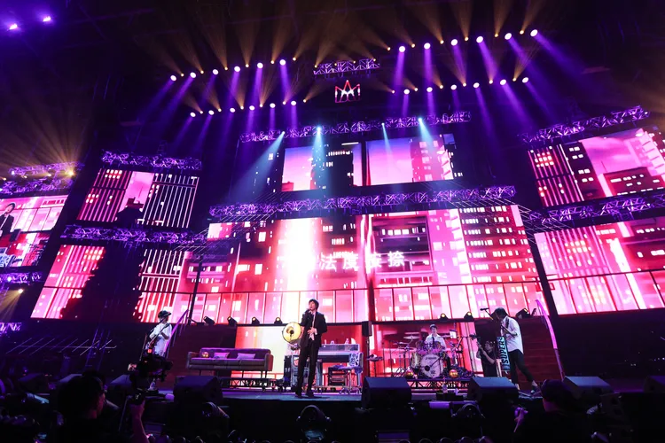 五月天猛虧石頭，讓石頭充滿存在感。相信音樂提供