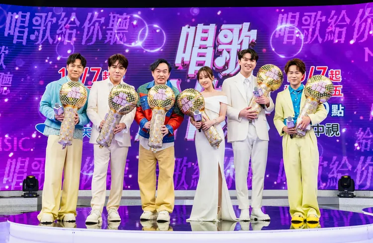 陳隨意（左起）許志豪、康康、杜忻恬、李子森、陳孟賢。中天綜合台提供