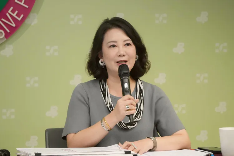 吳思瑤呼籲，不該推動助長介選的《不在籍投票法草案》、《兩岸關係條例》修法與《衛星廣播電視法》修法。民進黨提供