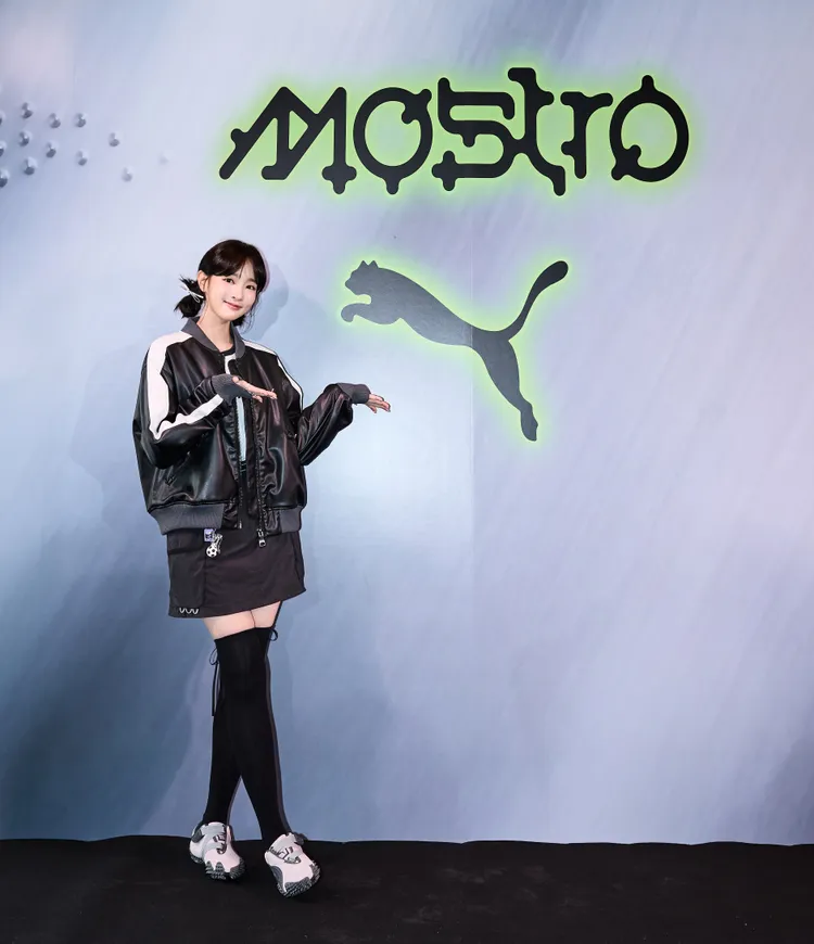 王淨踩上新鞋後自認「可可愛愛」。品牌提供