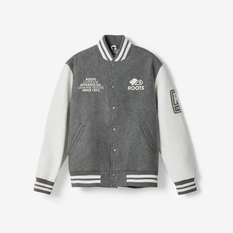 Roots Nova Park系列皮革棒球外套，2萬5800元。品牌提供