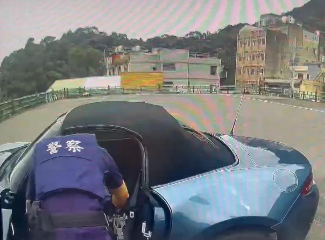 新竹警1小时内迅速逮获抢匪。翻摄画面