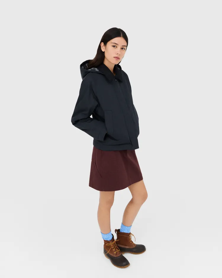 PUFFTECH輕暖科技外套內裡搭配格紋設計，呼應英式獵裝風格。品牌提供