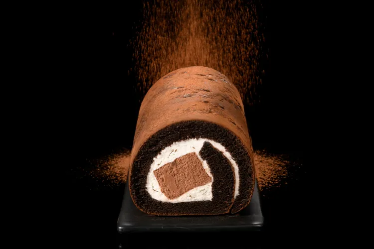 亞尼克攜手正宗比利時巧克力-貝可拉，嚴選產品精選71%厄瓜多爾黑巧克力，承襲比利時百年極致工藝，打造出「厄瓜多爾黑巧克力」系列甜點。業者提供