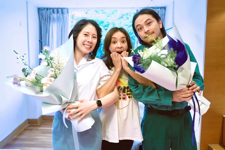 飾演雙鬼的爆花（左）、楊銘威（右）和陳意涵調皮做出驚嚇表情。文策院與四方四隅提供