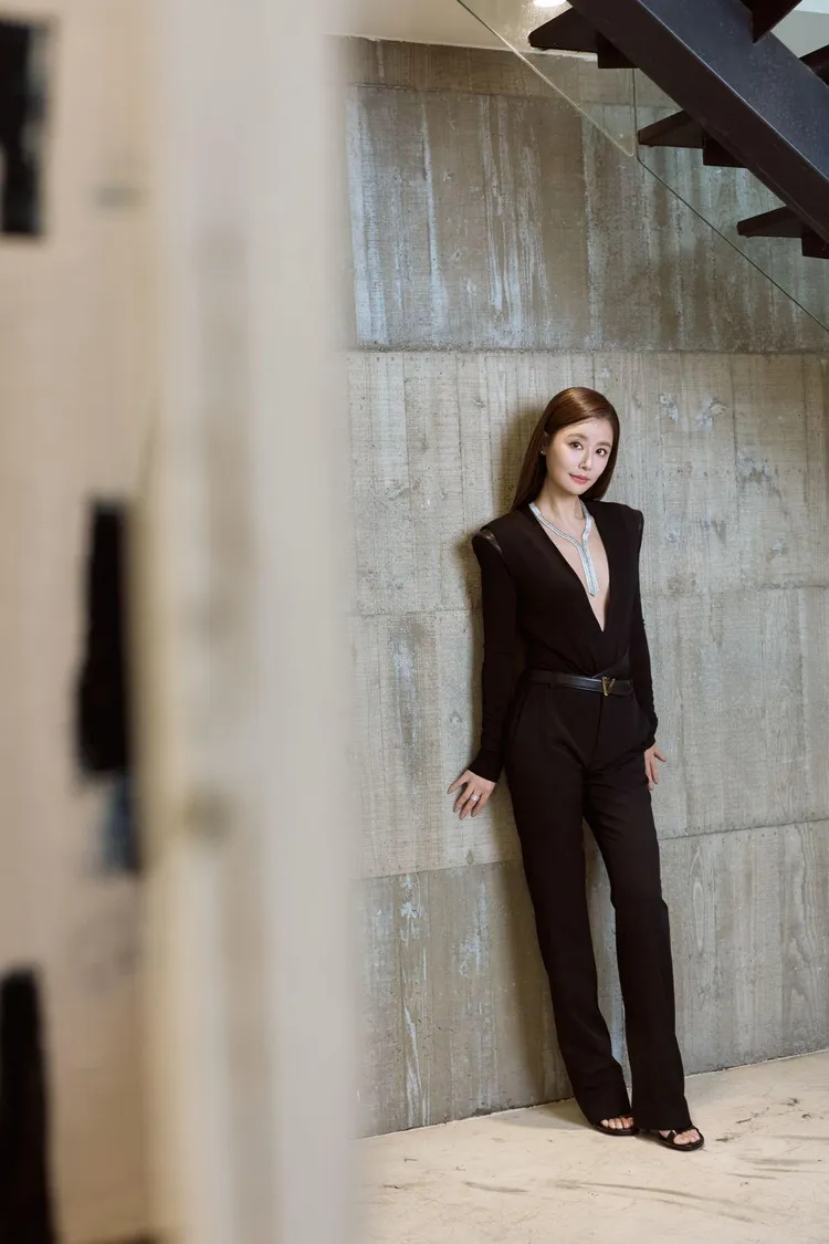 林心如戴Boucheron珠寶擔任頒獎人。品牌提供