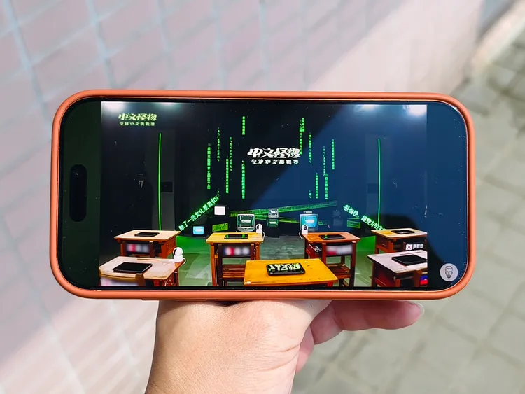 根據測試，在陽光下追劇畫面相當清晰，觀影體驗非常舒服。趙筱文攝