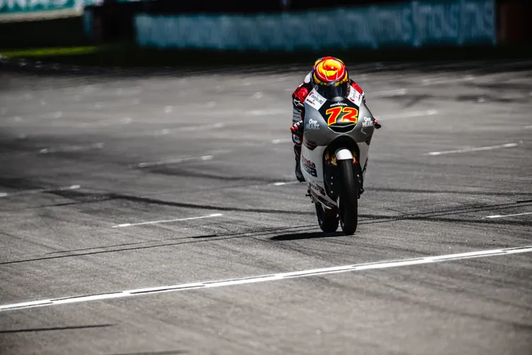 Moto3賽事中Honda陣營的Taiyo Furusato以第二順位起跑，在穩定節奏中成功搶下職業生涯首勝。倍耐力輪胎提供