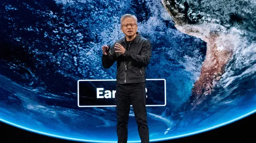 世界的輝達、地球的黃仁勳！NVIDIA市值超過5兆美元　僅次美、中GDP