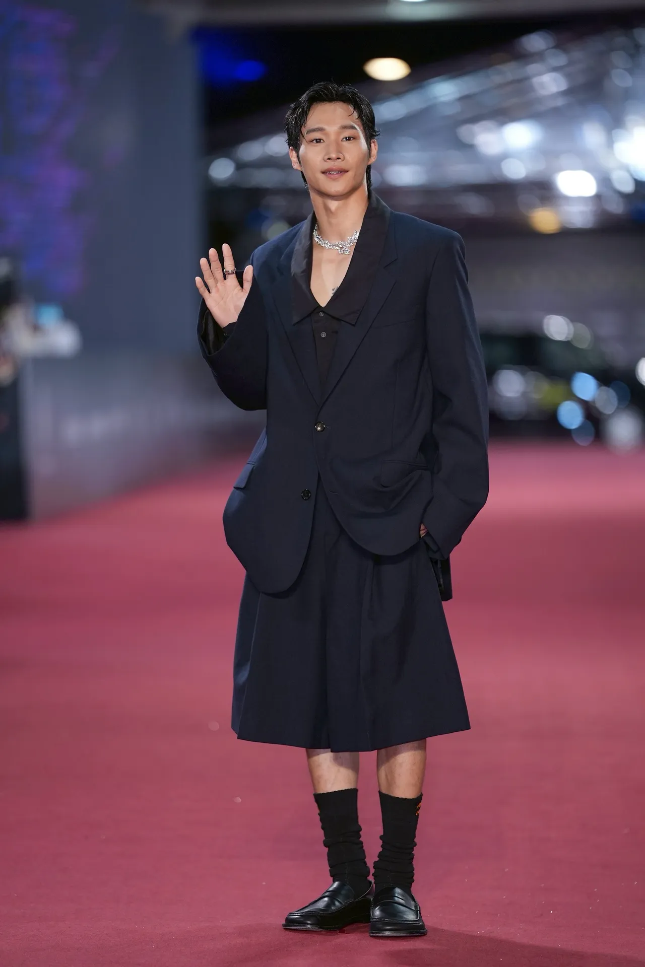 黄冠智第二套服装也获得好评。摄影中心摄