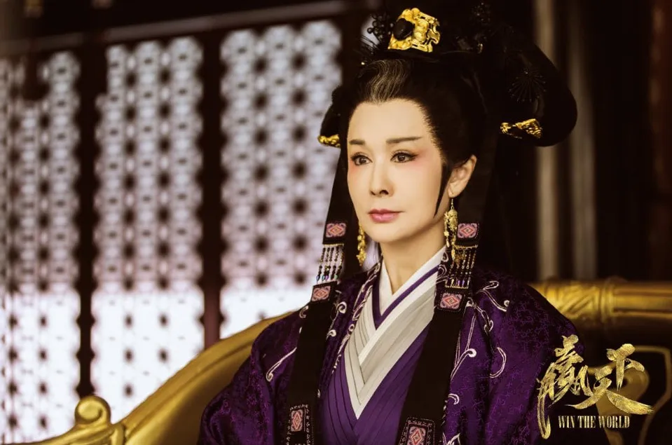 潘迎紫在《巴清传》演出「华阳太后」一角,当时已有剧照释出,可惜被禁播。翻摄自网路