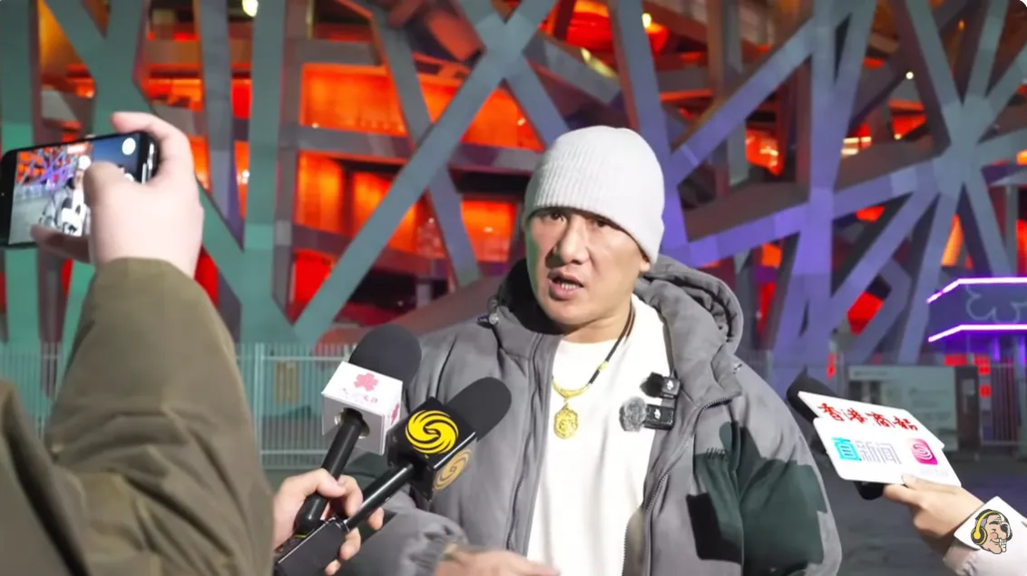 馆长谈及两岸关系,表示中国人不打中国人。翻摄馆长恶名昭彰youtube