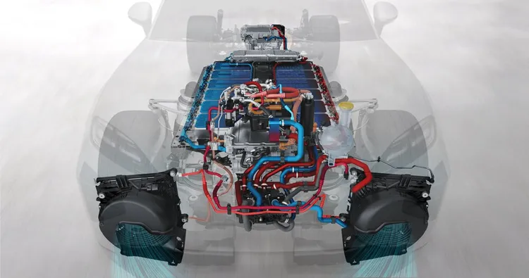 純電Cayenne採用上下雙面冷卻設計，能在電池上下兩側同時進行溫度控制，冷卻能力相當於100台家用冰箱。原廠照片
