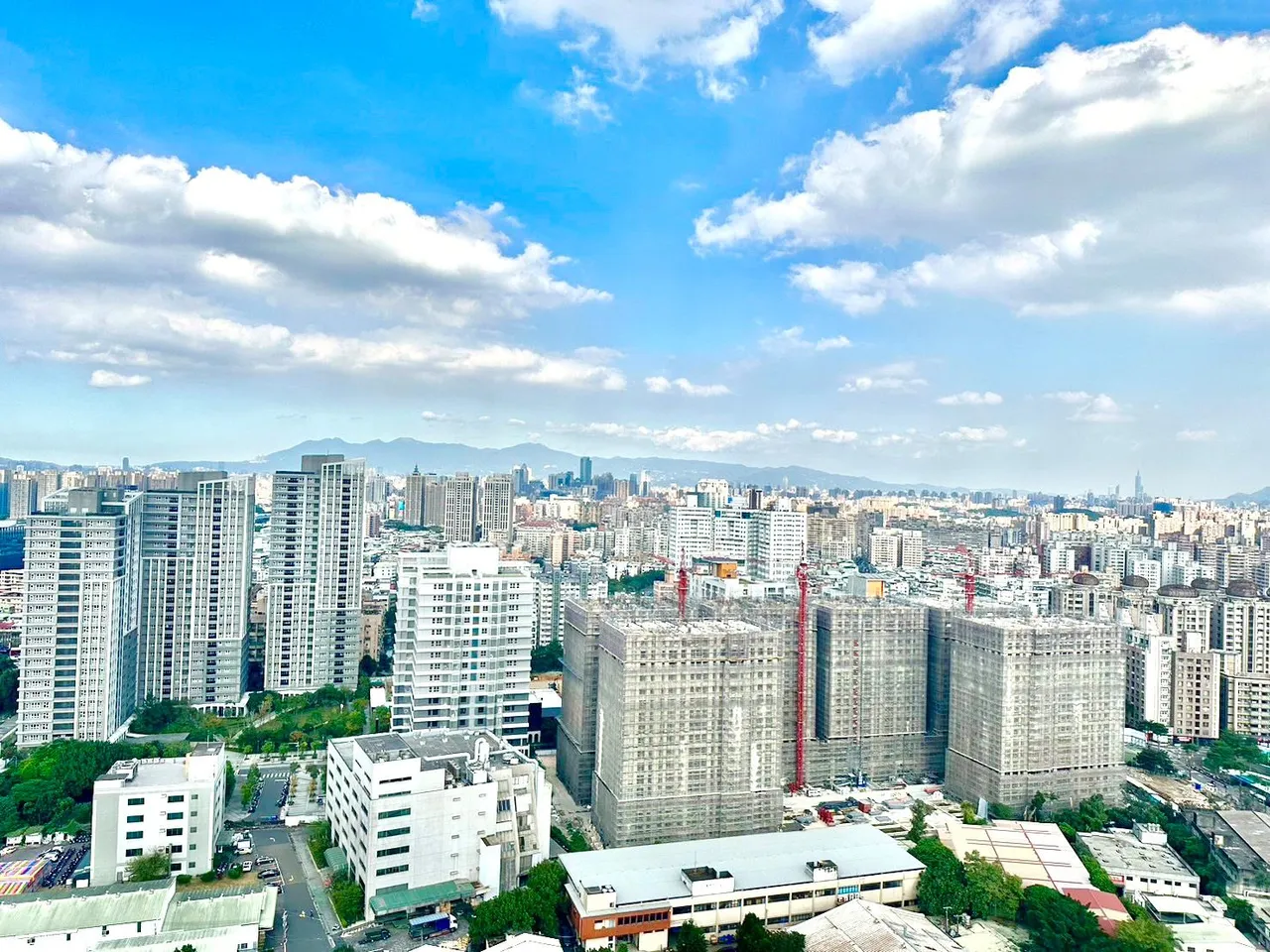 預售屋漲中古屋跌 新舊屋單價落差增加市場僅剩建商撐