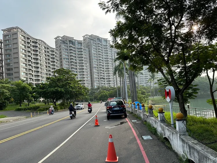 女子落水，救起已失去生命。翻攝畫面