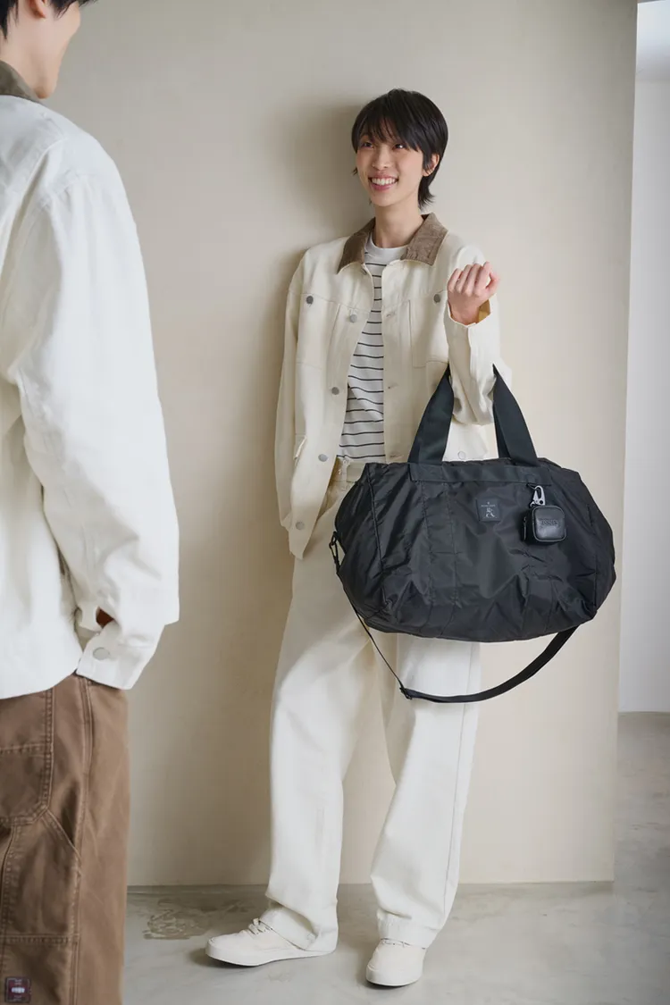 25週年限量旅行袋採用高強度紗線材質製作。品牌提供