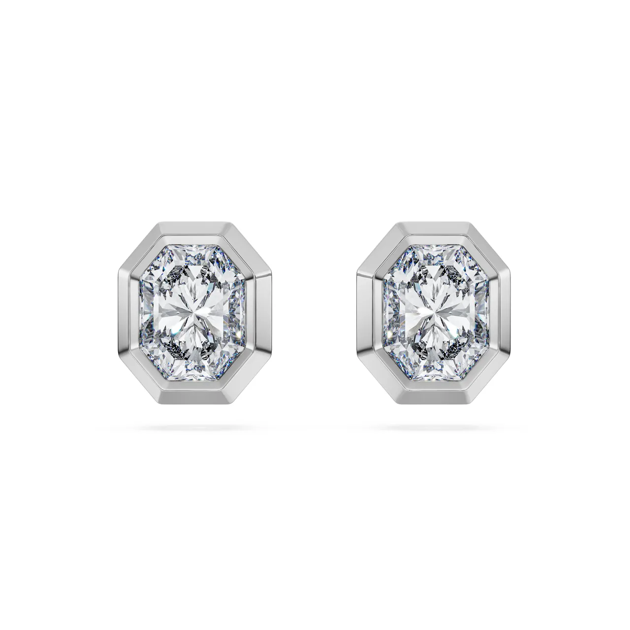 Swarovski Created Diamonds Octagon系列耳钉,5万5000元。品牌提供