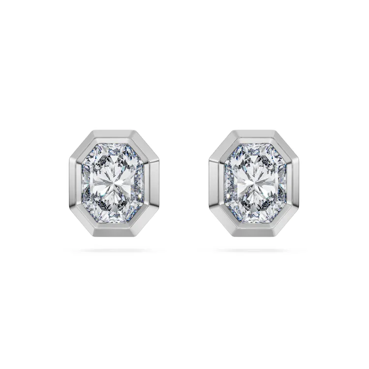 Swarovski Created Diamonds Octagon系列耳釘，5萬5000元。品牌提供