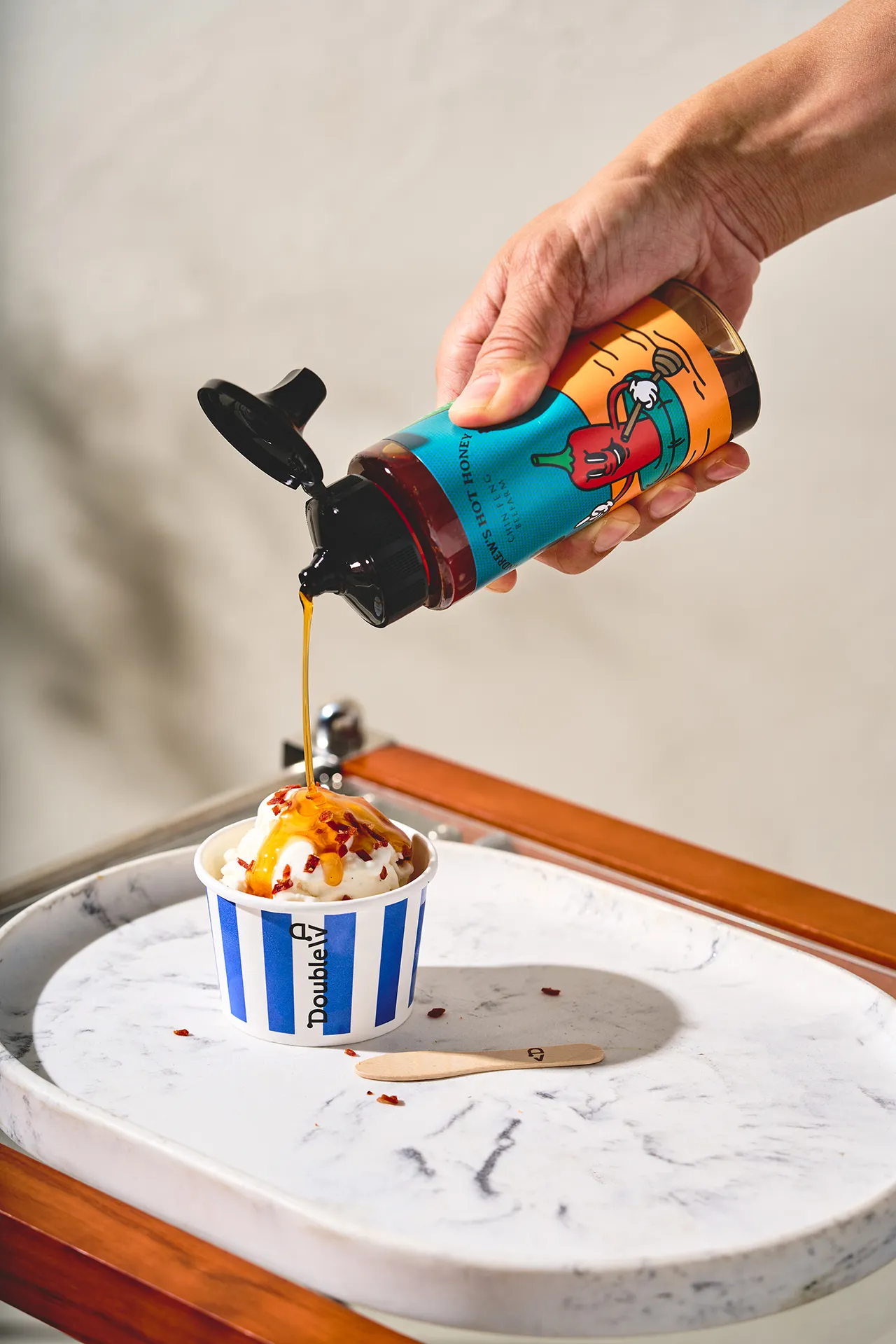 Double V Hot Beeacon(蜂针)。业者提供