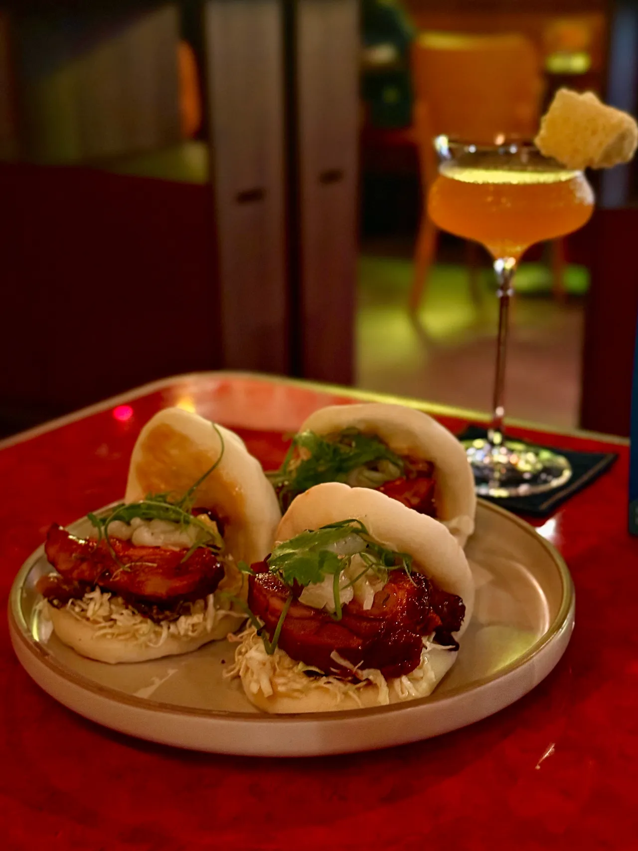 HiBoRu 嗨啵噜辣蜜汁鸭腿叉烧包。业者提供