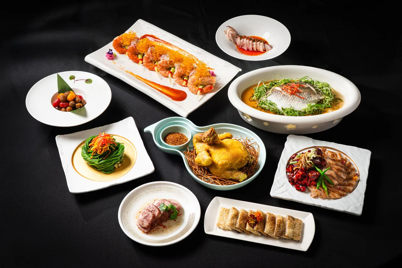 超值联合餐券2999元六人套餐,持1张可享台北凯撒王朝、台北凯达家宴、新板希尔顿青雅、板桥凯撒家宴及莲花共五间餐厅主题式组合套餐。凯撒饭店连锁提供