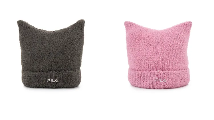 FILA貓咪耳朵毛帽，各1280元。品牌提供