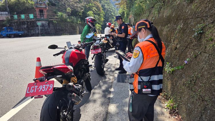 新店警北宜公路聯合稽查　暑期已開出上百張罰單