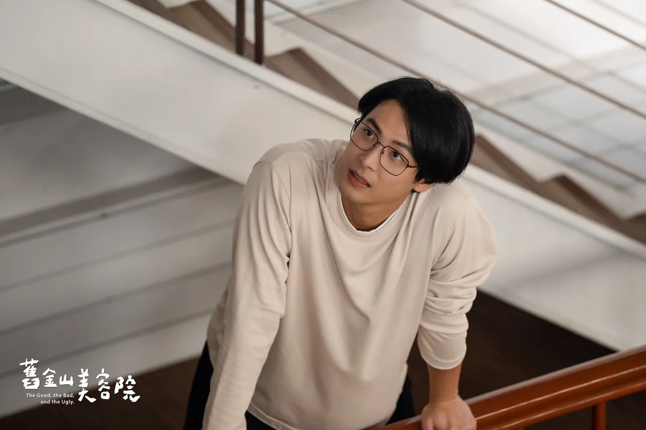 连晨翔大学时期就很关心刘品言的感情世界。TVBS提供