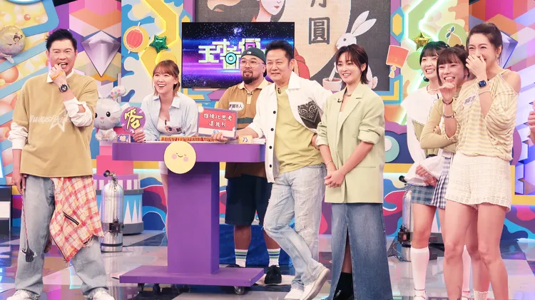 曾國城（左起）、李懿、美麗本人、徐乃麟。華視提供