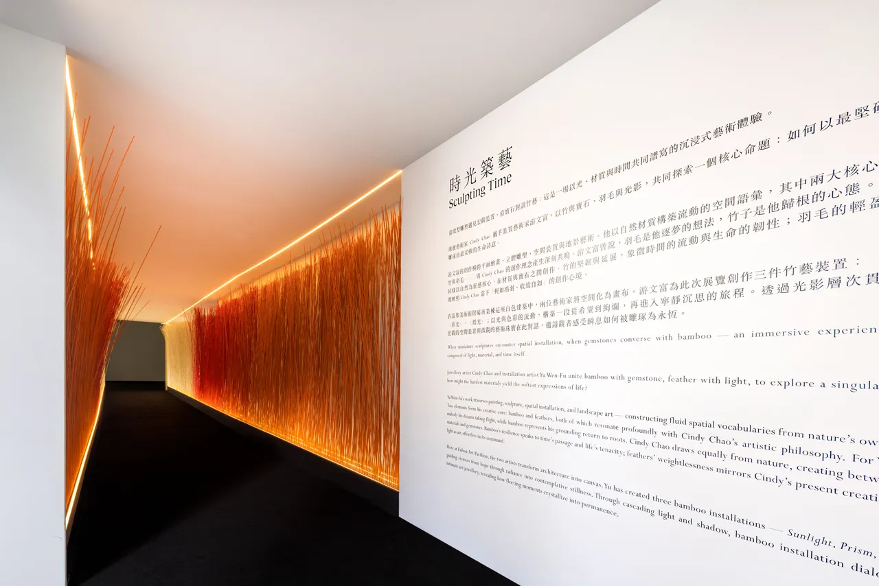 装置艺术家游文富打造的《彩光》,ㄒ让Cindy Chao热泪盈眶。品牌提供