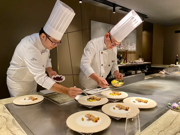 王品集團指出，今年12月全台夏慕尼也將推出星級聯名雙人饗宴，預計能帶來超過3000萬元營收效益。莊偉祺攝
