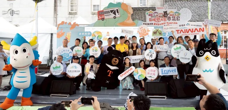 觀光署副署長黃勢芳、組長林秀霞、新北市政府觀光旅遊局長楊宗珉等官員嘉賓們到場，一起為活動開幕。翻攝畫面